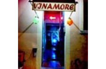<a href='http://www.portaledelleosterie.it/andarosterie_cerca_dettaglio.php?id=580'><b>Vinamore</b> - Pietrasanta (LU)</a>